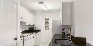 2040 Greenview Shores Boulevard Gallery 9