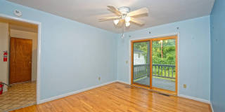 106 Tampa Avenue Gallery 20