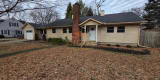 / MOVE IN SPECIAL / SIGN YOUR LEASE BY THE END OF MARCH 15 AND GET A $500 CREDIT! UPDATED RANCH CLOSE TO CAMPUS + LOTS OF AMENITIES Gallery 1