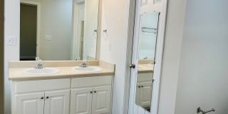 Wow! Must see this 3 bed 2 bath house in Belltree at Summergrove! Gallery 22