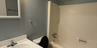 Nice 2 bedroom,  1.5 bath townhouse Gallery 8