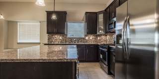 Stylish & Spacious Eastside Home with Stunning Modern Kitchen Gallery 9