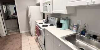 SOUTHWOOD - Studio Apartment - Utilities Included Gallery 3