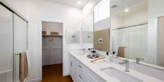 Glen at Fontana Gallery 16