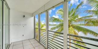 1075 NE Miami Gardens Dr Gallery 38