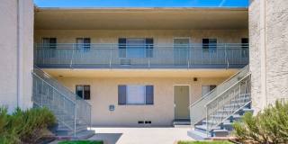 Classic Courtyard Building on Venice Blvd – Secure, Convenient, Pet-Friendly Gallery 5