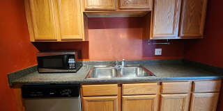 FOR RENT 1 bedroom, 1 bathroom, upper floor condo. Gallery 6