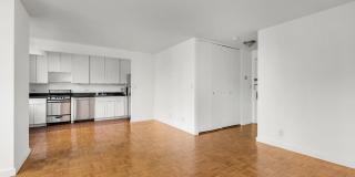 1991 BROADWAY Gallery 5