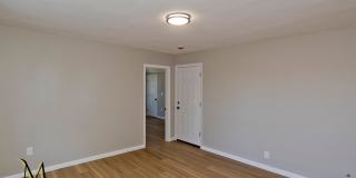 24 Hilton Street Gallery 14