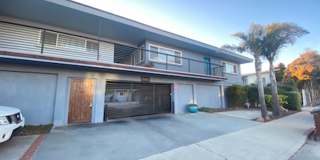 Charming Top floor, 2 bedroom 1-bathroom apartment located on East Cliff Drive Gallery 1