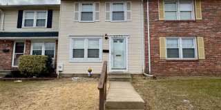 Charming 3BD/1.5BA Townhome in Rosedale, MD! Gallery 1