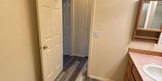 726-728 East Spokane Avenue Gallery 39