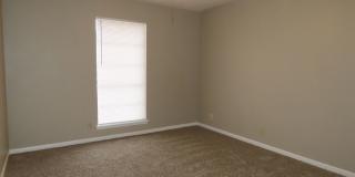 South Tyler! 3 Bedroom, 2 Bath Duplex w/Garage Gallery 18