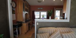 Beautiful 4-bedroom, 2-bathroom Spacious home! Original hard wood floors throughout! Gallery 9