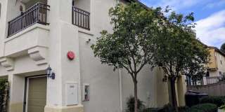 2 Bedroom Townhome w/Attached 1 Car Garage. Gated Community with Assoc Pool! Gallery 1