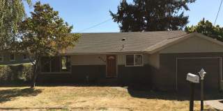 Charming Updated 3 Bedroom Home with A/C, Garage & Fenced Backyard in South Salem Gallery 4