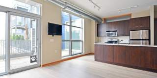 Modern 2-Bedroom Apartment with Private Patio in the Heart of Uptown Gallery 6