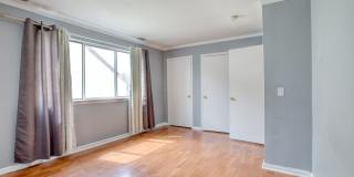 Lovely 2 bed 1.5 bat Condo is quiet Stamford Neighborhood Gallery 13
