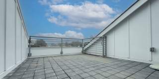 Welcome to 2737 Shenandoah Ave – a modern townhome for rent in Charlotte located in the highly sought-after Chantilly neighborhood Gallery 27