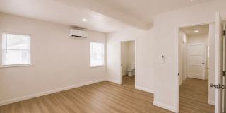 4723 Arlington Avenue Gallery 21