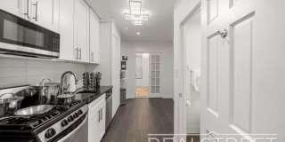 109 Madison Street Gallery 2