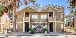 Move-In Ready 2-Bedroom with Cozy Fireplace! Gallery 1
