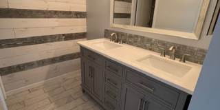 Beautifully remodeled 3 bedroom, 2.5 bath, 2 car garage Gallery 35