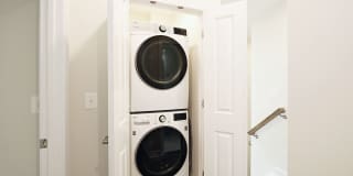 Pet-Friendly Fry's Spring Townhome Near 5th St Station Gallery 10