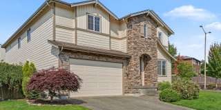 4BR, 2.5 Bath + Loft DuPont Home Gallery 41