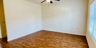 3 Bedroom, 2.5 Bath Two Level Townhouse Gallery 4