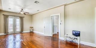 1701 ELM Street Gallery 56