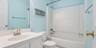 Woodcroft End of Unit Townhouse with Large Bedrooms Gallery 20