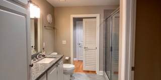 Beautiful 1 bedroom condo with amenities galore! Gallery 5