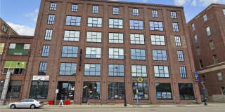 718 Washington Avenue N Gallery 30