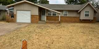 3 bedroom, 2 baths with a 1 car garage home for rent in Moore near Broadway and 12th Street!  Moore schools! Gallery 1
