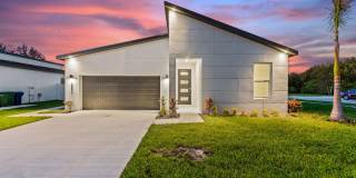 4 Bed / 2 Bath with Fenced Yard in Winter Haven, FL (Deposit Free Option!) Gallery 1