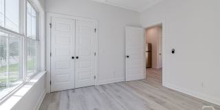 1619 Le Grand Street Gallery 9