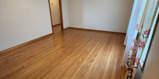 Charming 2 Bed, 1 Bath Triplex Gallery 3