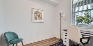 New Downtown Longmont Townhome | Office + 2BDR Gallery 9