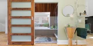 Stunning 5 Bedroom 2.5 Bathroom Home in Squirrel Hill Gallery 39