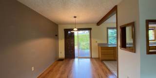 $300 Off 1st Months RENT!!! Spacious 3-Bedroom Home with Large Fenced Yard + RV Parking in The Dalles Gallery 6