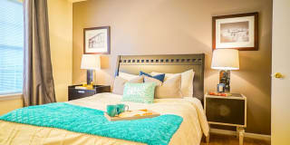 Hampton Center Gallery 18