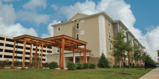 Senior Housing - Hawthorn Village Gallery 2