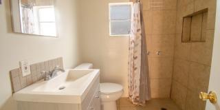 2 Bed 1 Bath Home with Private Fenced Backyard! Gallery 15