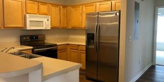 Southern Edge Condo - Close to Campus Gallery 9