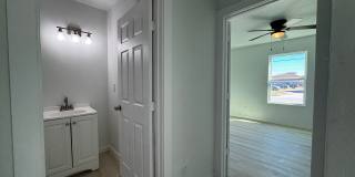 2BD APARTMENT WITH WATER PAID!! Gallery 7