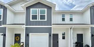 Modern 2 Story 3 Bedroom Town Home Gallery 1