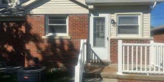 BEAUTIFUL 5 BEDROOM HOME IN ST CLAIR SHORES Gallery 1