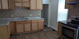 660 Warren Ave Gallery 1