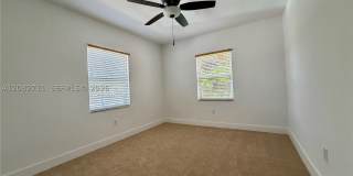 3401 SW 11 St Gallery 13
